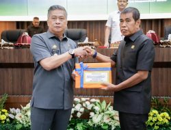 Dana Transfer Turun Hingga Rp133 Miliar, Pemkab Barru Serahkan KUA–PPAS APBD 2026